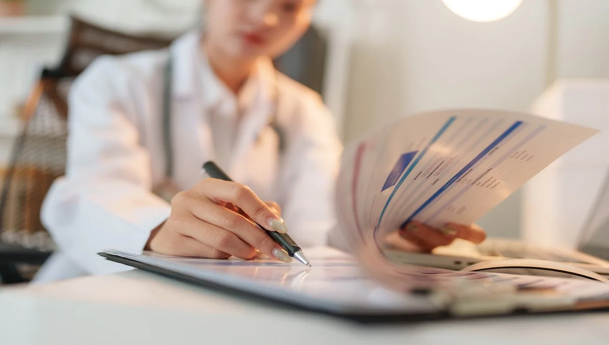 Bookkeeping for medical practices showing common financial mistakes clinics often miss