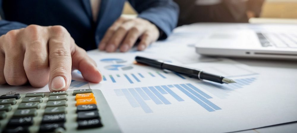 streamlining-finances-combining-bookkeeping-and-financial-planning-in-one-service